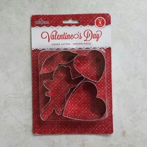 NWT Valentine's Cookie Cutters
